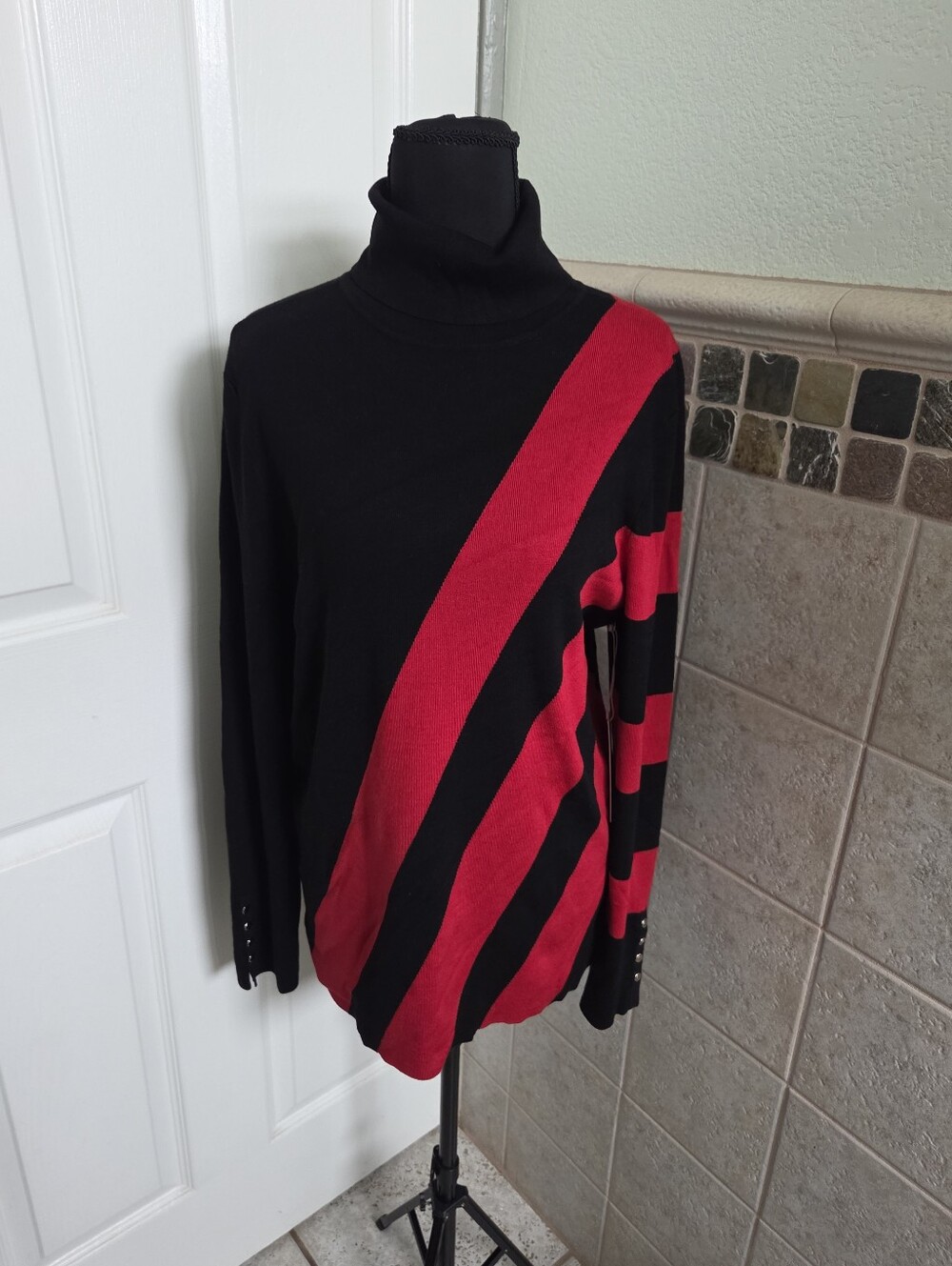 Chico's Black & Red Diagonal Stripe Turtleneck Sweater Fall Winter Size 2/Large